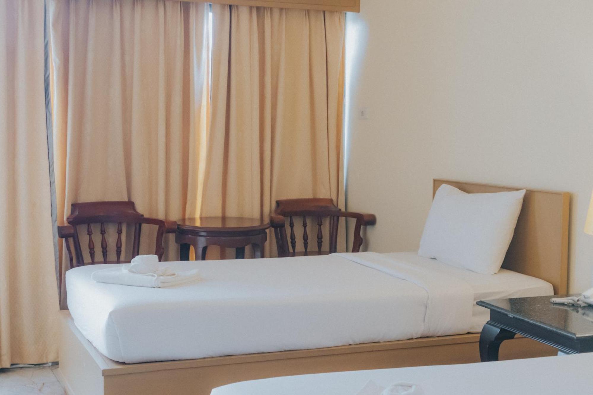 Nonthaburi Palace Hotel Экстерьер фото