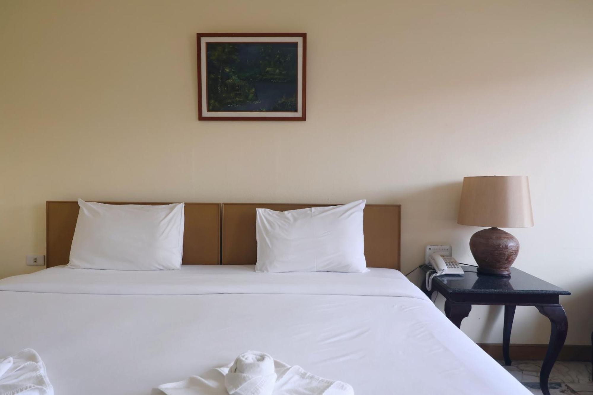 Nonthaburi Palace Hotel Экстерьер фото