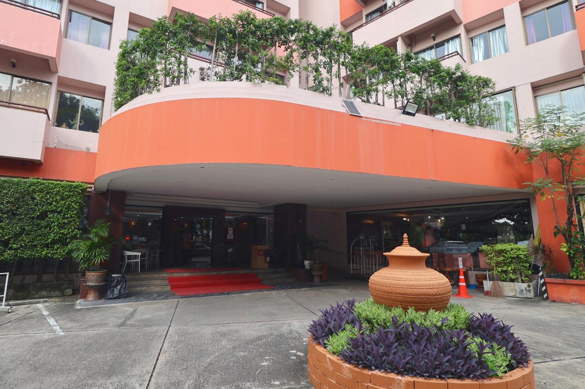 Nonthaburi Palace Hotel Экстерьер фото