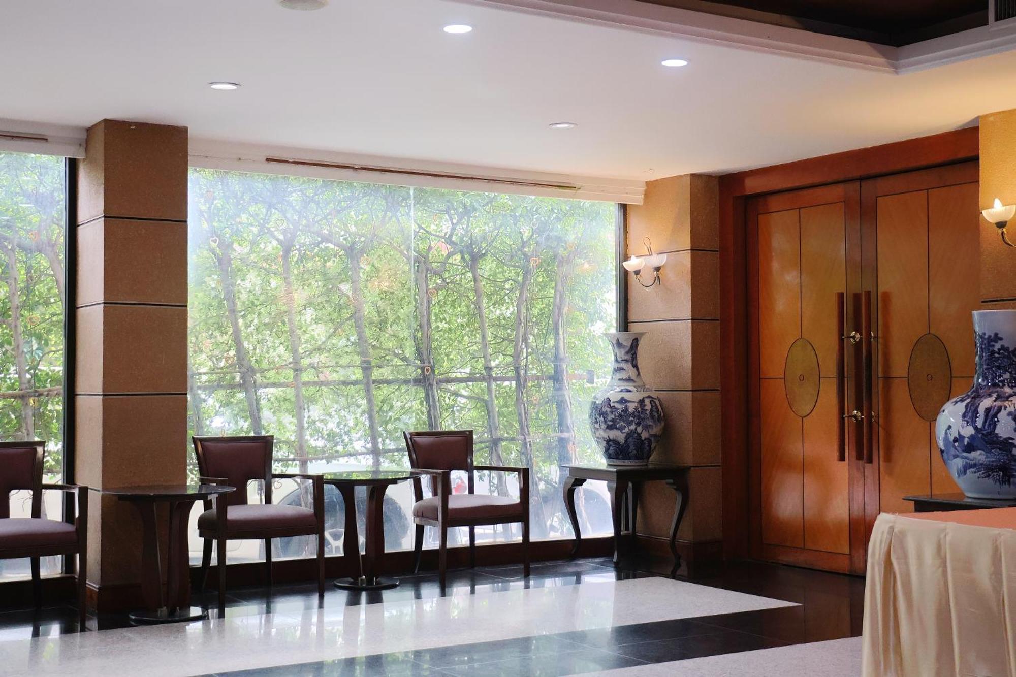 Nonthaburi Palace Hotel Экстерьер фото